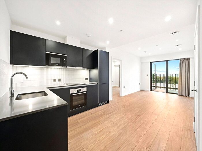 2 Bedroom Flat To Rent In Uncle Acton, Victoria Road, W3