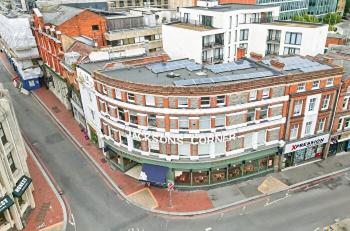 2 Bedroom Apartment For Sale In High Street, High Street, RG1