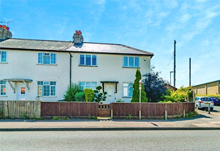 3 Bedroom End Of Terrace House For Sale In Coulsdon Road, Caterham, Surrey, CR3