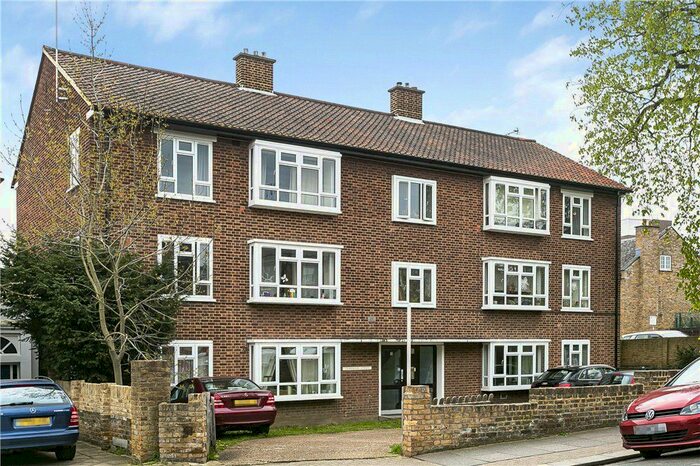3 Bedroom Flat To Rent In Charlwood Road, Putney, SW15