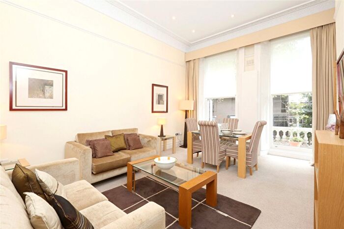 2 Bedroom Flat To Rent In Ashburn Gardens, Kensington, London, SW7
