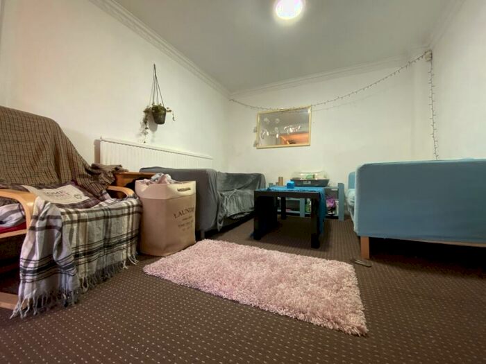 4 Bedroom House To Rent In Richmond Road, Roath, CF24