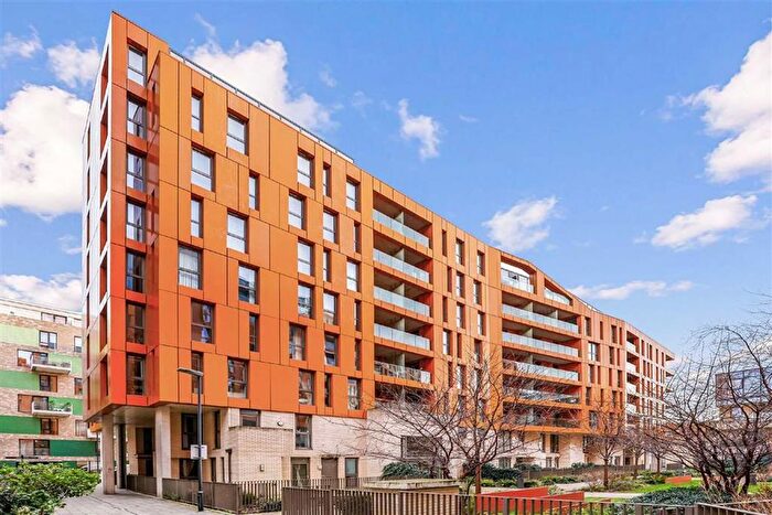 2 Bedroom Flat To Rent In Cable Walk, Greenwich, SE10