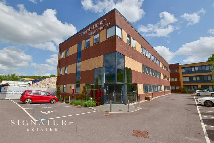 1 Bedroom Flat To Rent In Home Park Mill Link, Kings Langley, WD4