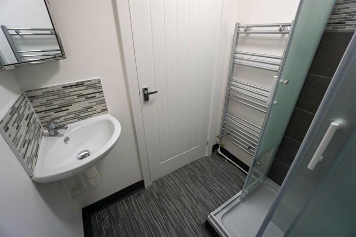 3 Bedroom Flat For Sale In Church Street, Westhoughton, BL5