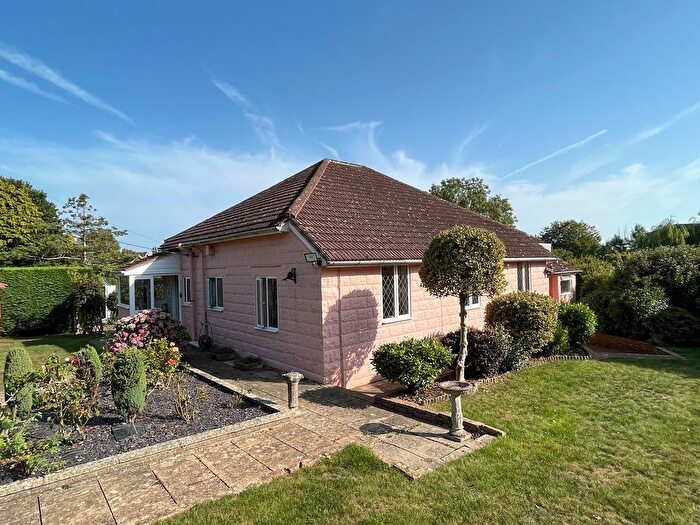 3 Bedroom Bungalow For Sale In North Trade Road, Battle, TN33