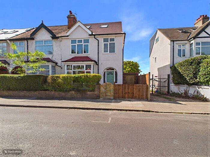 5 Bedroom Property To Rent In Hebdon Road, Tooting, SW17