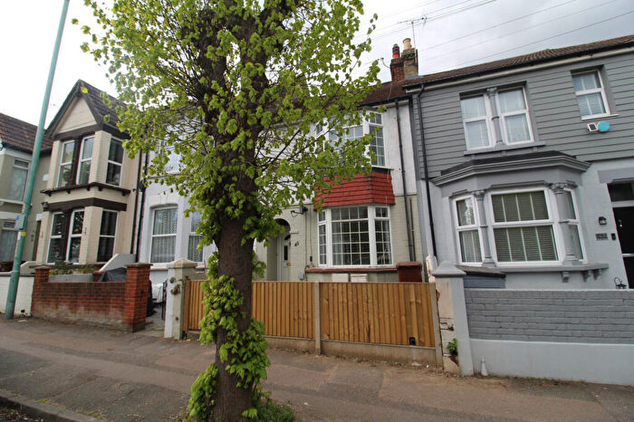3 Bedroom Terraced House To Rent In Rock Avenue, Gillingham, Kent, ME7