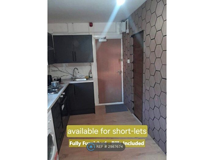 2 Bedroom Flat To Rent In Kingsland Road, Cardiff, CF5