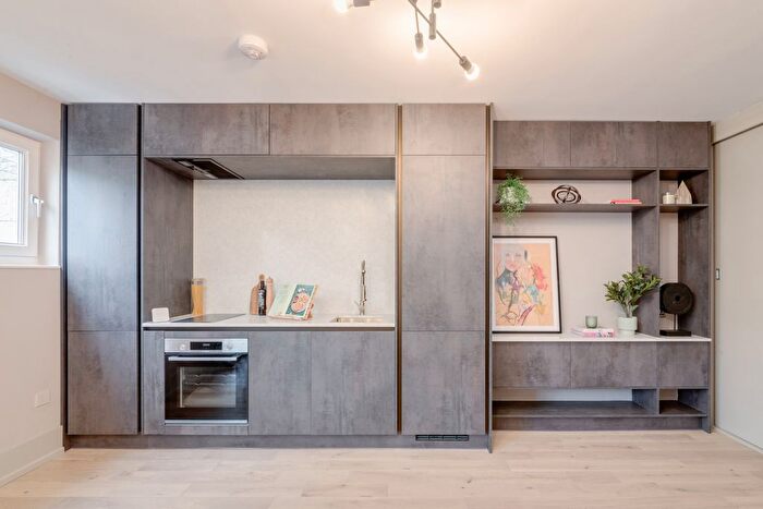 1 Bedroom Flat For Sale In Lonsdale Place, Barnsbury, N1