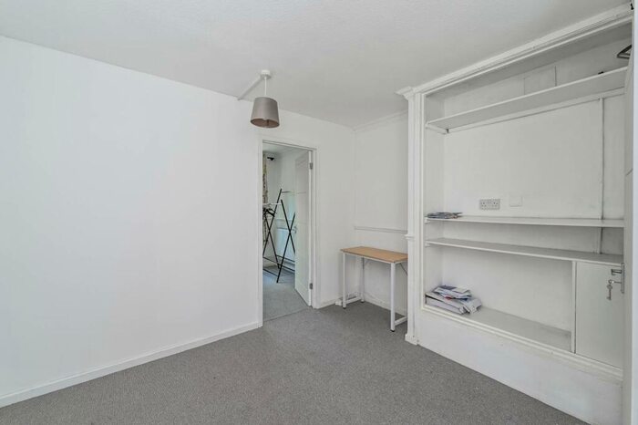 2 Bedroom Flat To Rent In Hawthorne Close, Islington, London, N1