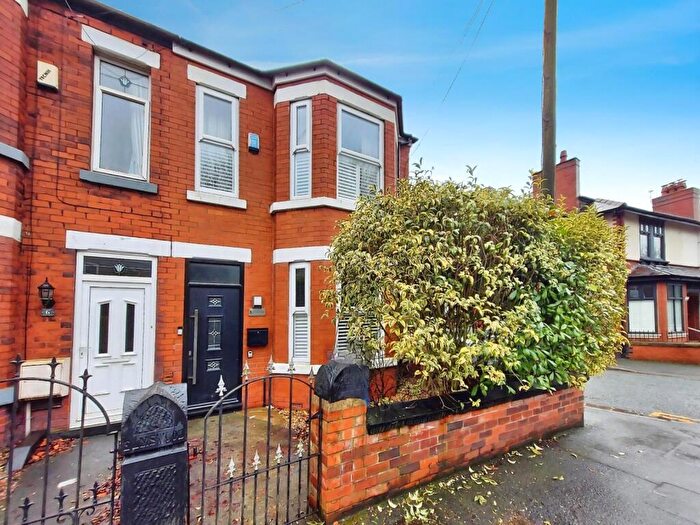 4 Bedroom End Of Terrace House For Sale In Folly Lane, Swinton, M27