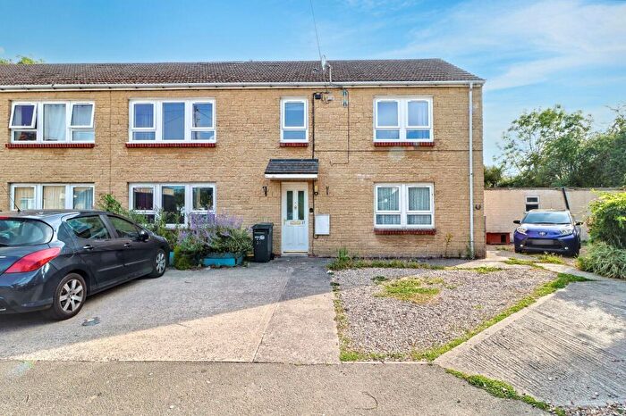 2 Bedroom Flat For Sale In Thurlocks, Tintinhull, Yeovil, Somerset, BA22