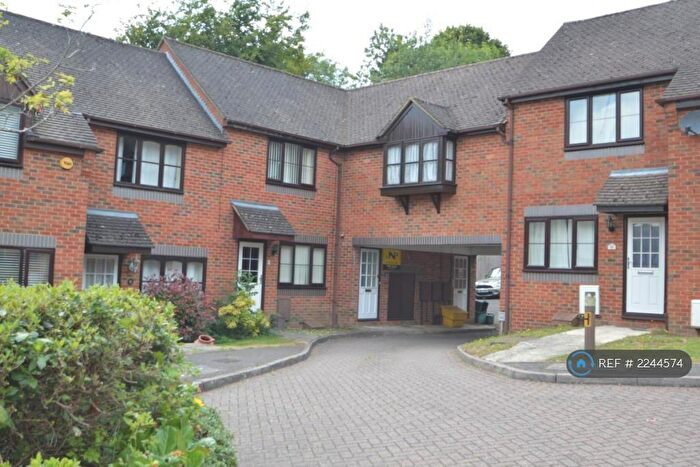 Studio To Rent In The Cloisters, High Wycombe, HP13