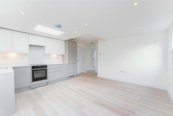 1 Bedroom Flat To Rent In Hamilton Road, Ealing, W5