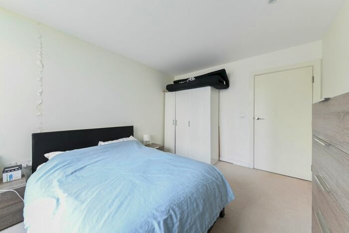 1 Bedroom Flat To Rent In Pump House Crescent, Brentford, London, TW8