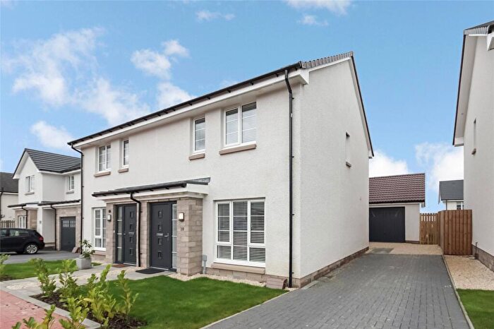 3 Bedroom Semi-Detached House For Sale In Glamis Crescent, Glenmavis, Airdrie, North Lanarkshire, ML6