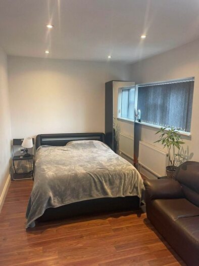 Studio To Rent In Gunnerbury Avenue, Acton, W3