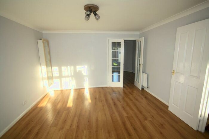 3 Bedroom Semi-Detached House To Rent In Hawthorn Close, Iver Heath, SL0