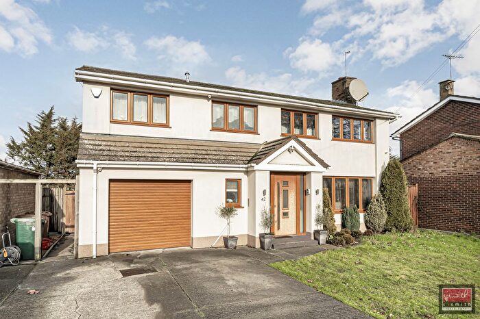 4 Bedroom Detached House For Sale In Park Road, Stanwell, TW19