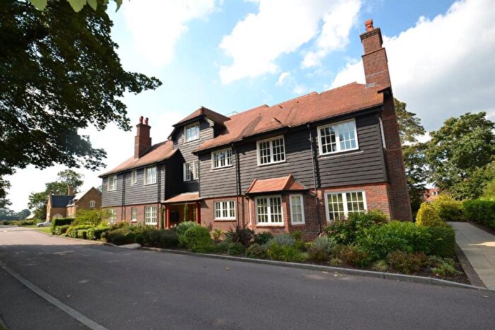 2 Bedroom Flat To Rent In Wall Hall Drive, Aldenham, Watford, Hertfordshire, WD25