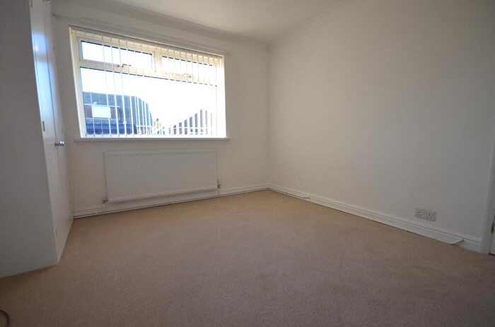 2 Bedroom Bungalow To Rent In Windermere Avenue, Scartho, Grimsby, DN33