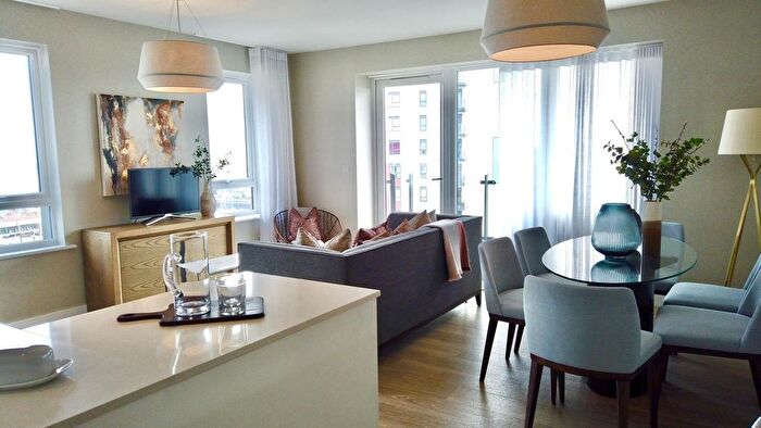 2 Bedroom Flat For Sale In Pegasus Way, Peninsula Quay Pegasus Way, ME7