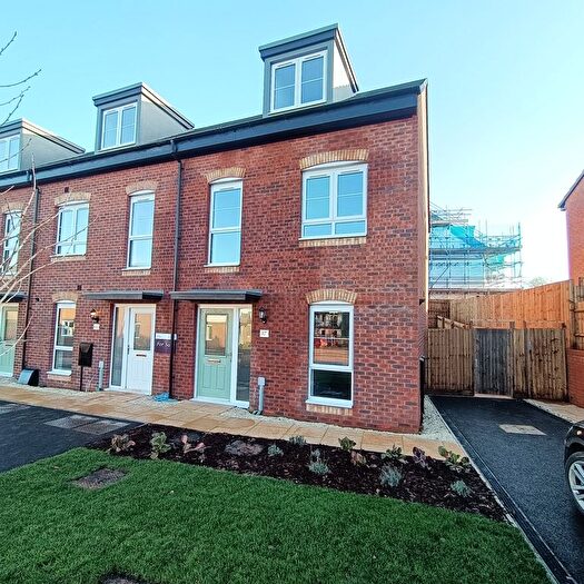 3 Bedroom Semi Detached House To Rent In Unknown, ST16