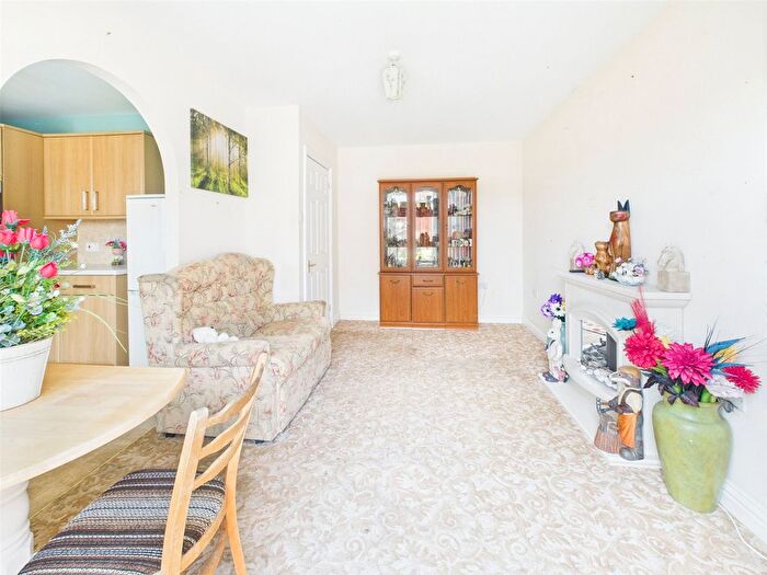 1 Bedroom Bungalow For Sale In Ermin Park, Brockworth, Gloucester, Gloucestershire, GL3