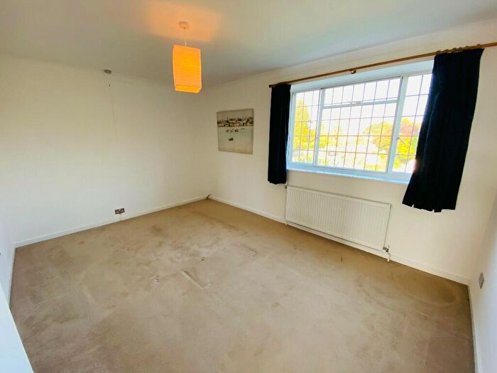 2 Bedroom Apartment To Rent In Croughton Road, OX17