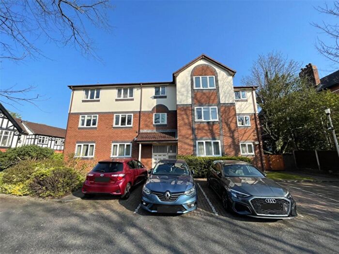 2 Bedroom Apartment For Sale In Eccles Old Road, Salford, Greater Manchester, M6