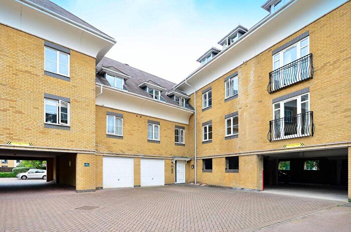 2 Bedroom Flat To Rent In Century Court, Woking, GU21