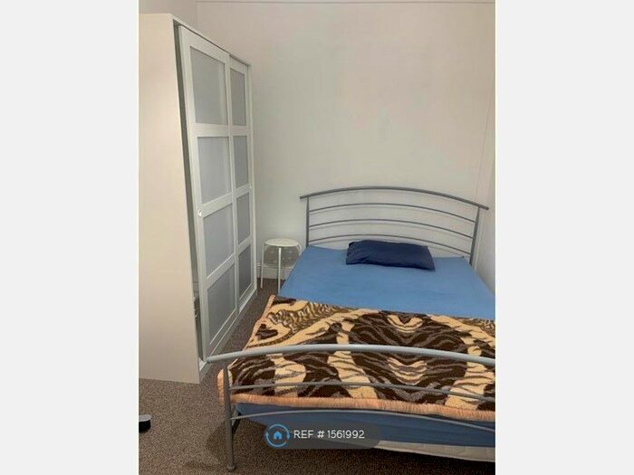 1 Bedroom Flat To Rent In Tadmor Street, Shepherd's Bush, W12