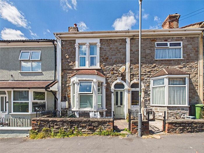 1 Bedroom Flat For Sale In Moravian Road, Kingswood, Bristol, BS15