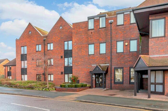 1 Bedroom Flat To Rent In Cobham Gate, Freelands Road, Cobham, KT11