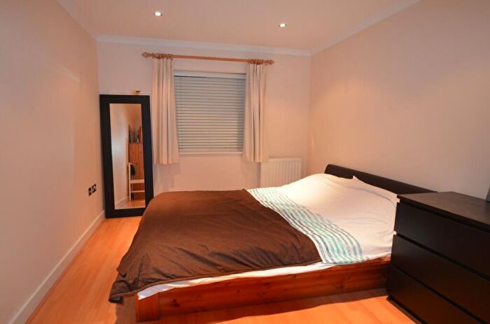 2 Bedroom Flat To Rent In Broome Lodge, Queens Road, Sunninghill, Berkshire, SL5