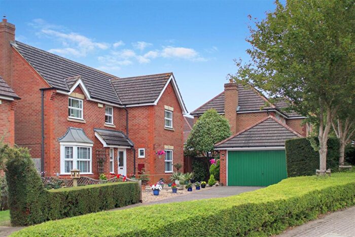 4 Bedroom Detached House For Sale In Hengistbury Lane, Tattenhoe, Milton Keynes, MK4