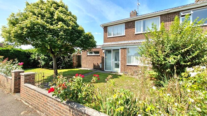 3 Bedroom Semi-Detached House For Sale In Chatsworth Road, Stamford, PE9