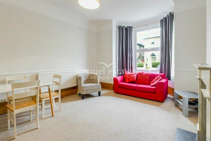 1 Bedroom Flat To Rent In Barrow Road, Streatham, SW16