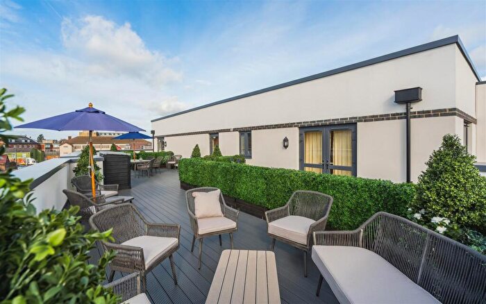 2 Bedroom Retirement Property For Sale In Oscar Lodge, Aylesbury, Buckinghamshire, HP20