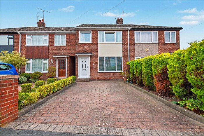 3 Bedroom Town House For Sale In Margaret Close, Morley, Leeds, West Yorkshire, LS27