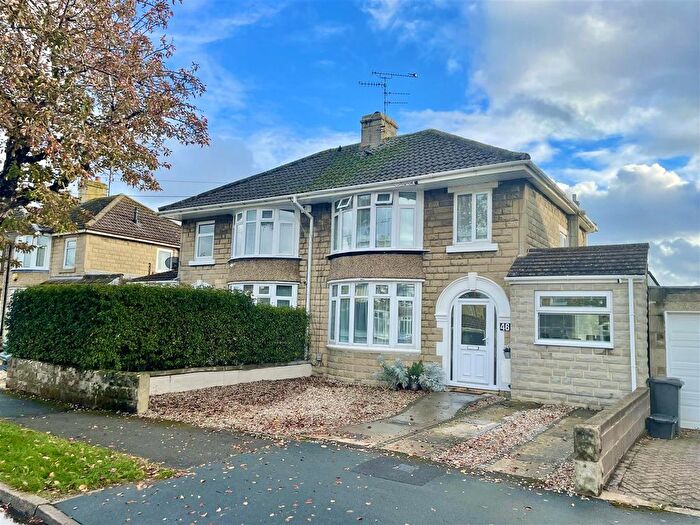 3 Bedroom Semi Detached House For Sale In Cornwall Avenue, Swindon, SN2