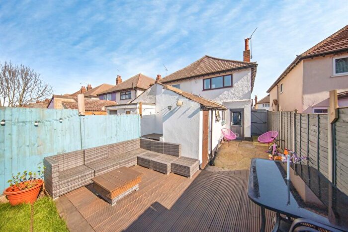 3 Bedroom Semi Detached House For Sale In Reading Road, Ipswich, IP4