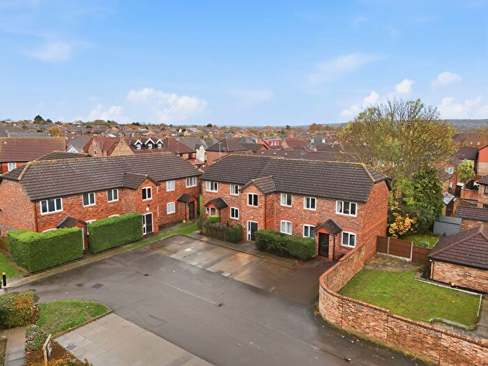 3 Bedroom Flat For Sale In Earlsfield Drive, Springfield, Chelmsford, CM2