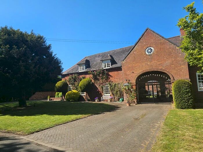 4 Bedroom House For Sale In The Vintry, Orgreave, Alrewas, DE13