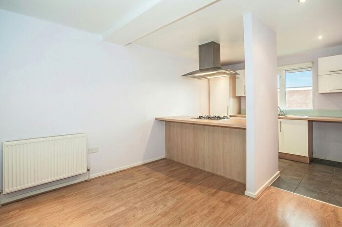 2 Bedroom Flat To Rent In Follett Street, London, E14
