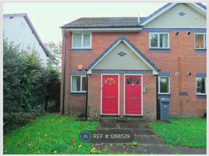 2 Bedroom Flat To Rent In Old Hall Lane, Manchester M14