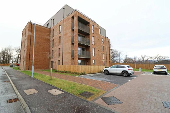 3 Bedroom Flat To Rent In School Drive, Glasgow, G13