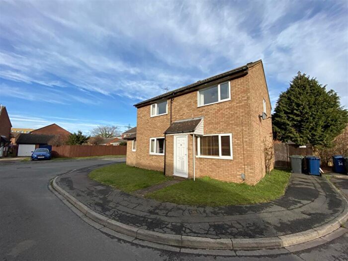 2 Bedroom Semi-Detached House To Rent In Armitage Way, Cambridge, CB4