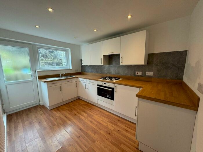 3 Bedroom Terraced House To Rent In Glenavon Terrace Gilfach Goch - Gilfach Goch, CF39